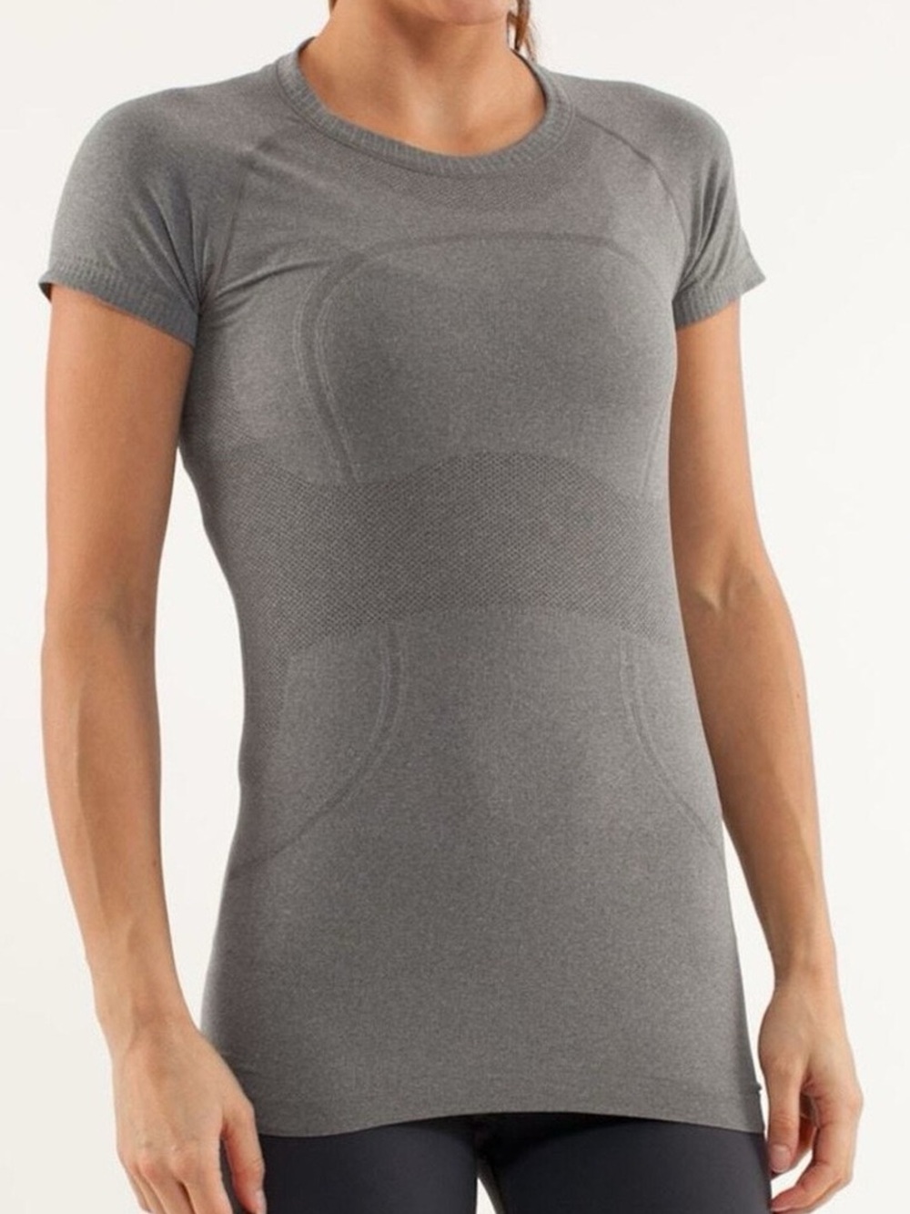 Lululemon Swiftly Tech in gray